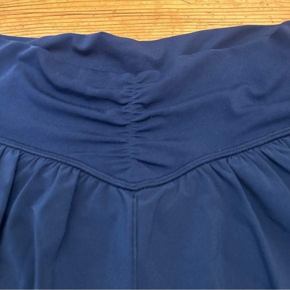 NWOT OFFLINE By Aerie Real Me Ruched Flowy Short Navy blue L Online exclusive - Picture 7 of 7